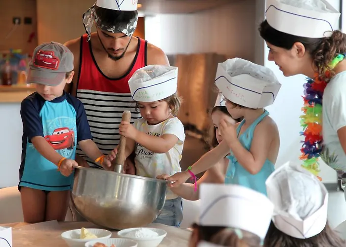 Ξενοδοχείο Thalatta Seaside 4*